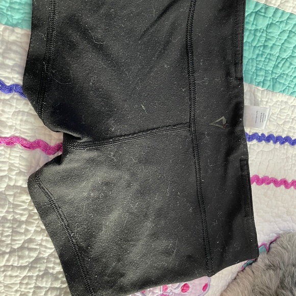 Reversible ivivva shorts - Picture 4 of 4